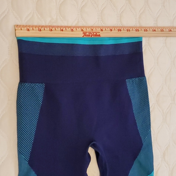 VICTORIA'S SECRET PINK Cool and Comfy Leggings Med - Picture 7 of 14